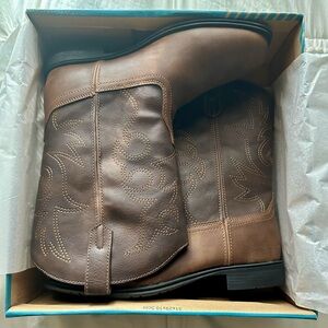 Boy brown cowboy boot size 5